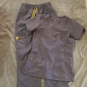 Wonder wink 4 stretch pewter gray scrub set